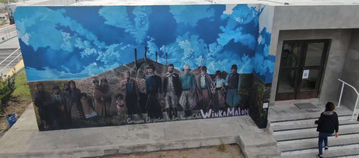 Inauguraron el mural “Historias de Archivo” en el CENPAT