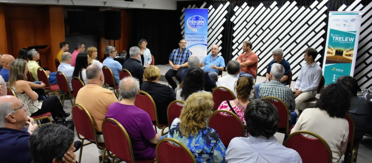 TRELEW: CONVOCADOS POR EL ENTRETUR PRESTADORES Y EMPRESARIOS SE REUNIERON CON QUIEN SERÁ EL NUEVO MINISTRO DE TURISMO DE LA PROVINCIA