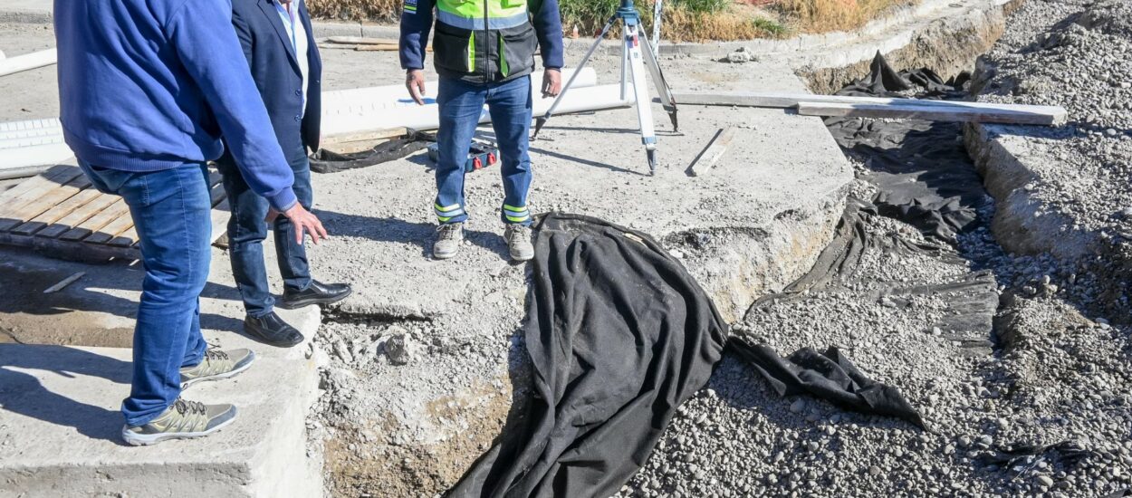 EL INTENDENTE RECORRIÓ LA OBRA DEL NUEVO DRENAJE QUE SE ESTÁ EJECUTANDO EN EL BARRIO COMERCIO II