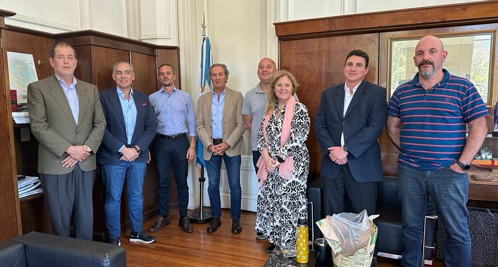 El sector pesquero expresó su preocupación al Subecretario de pesca por el bloqueo gremial en Puerto Deseado