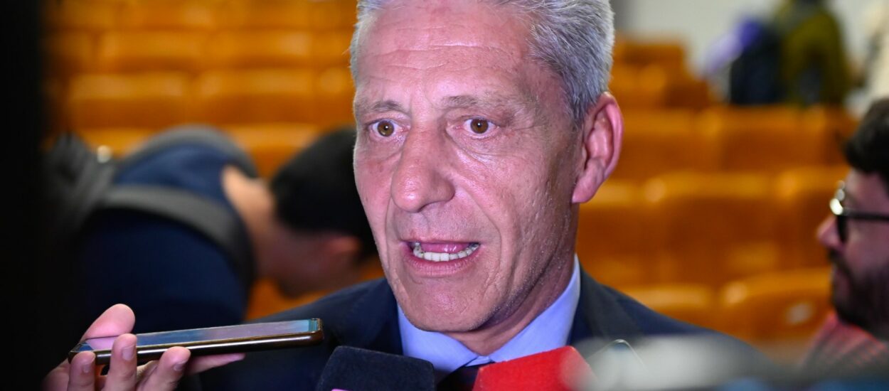 El Gobierno del Chubut estableció una recomposición salarial para empleados la Administración Pública Provincial 