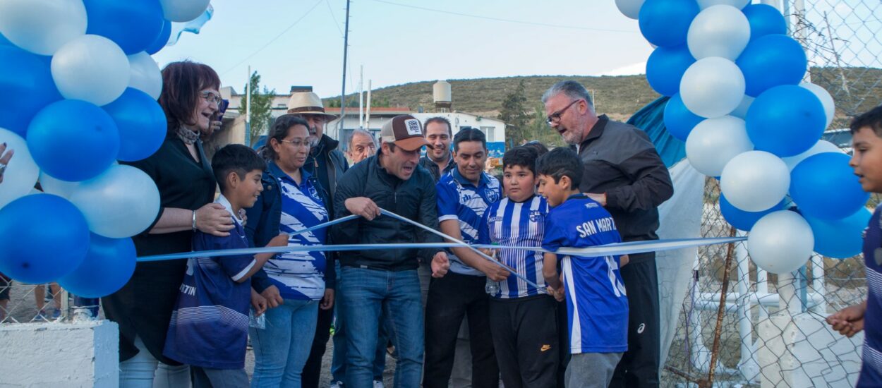 Luque inauguró obras y comprometió el césped sintético para la cancha del club San Martín