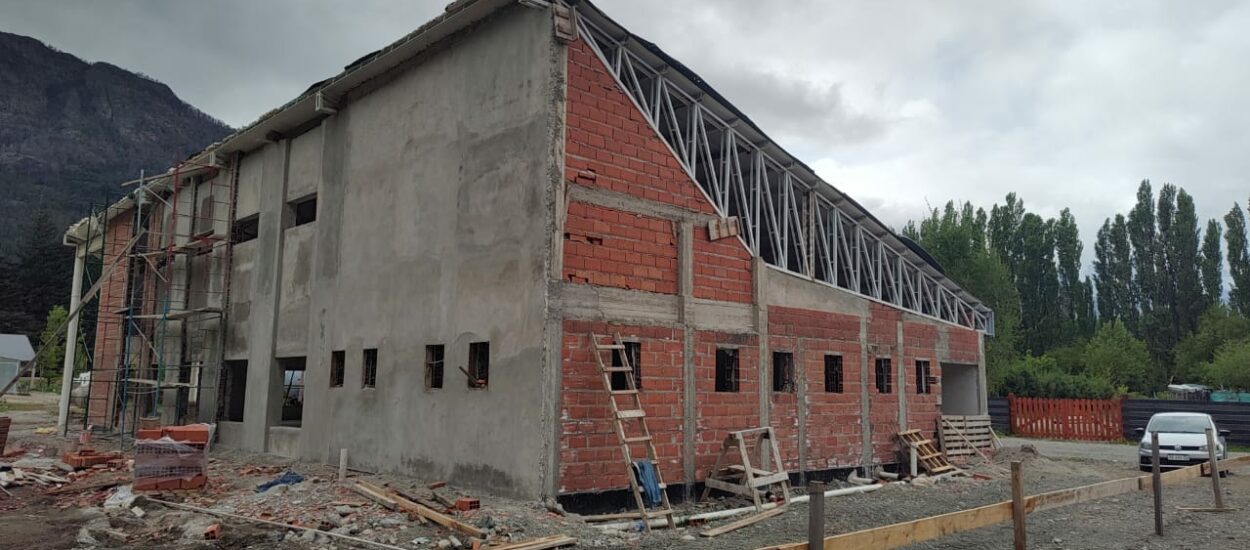 El Gobierno del Chubut avanza con la construcción del nuevo edificio para la Escuela Técnica N° 7727 de El Hoyo 