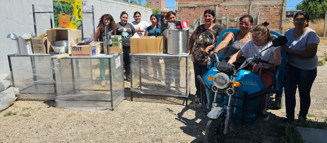 Provincia entregó materiales a la Cooperativa Amancay de Puerto Madryn