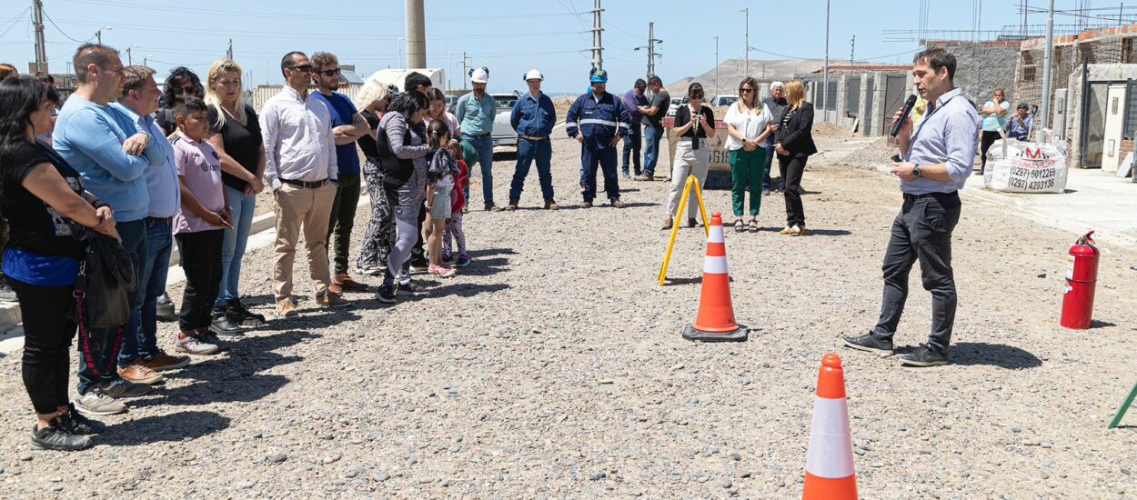 Luque inauguró una nueva red de gas en barrio Padre Juan Corti