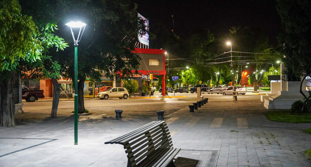 Peatonal Fontana: Nuevas Luminarias LED