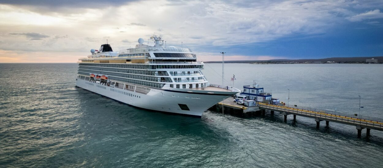 Temporada de Cruceros en Chubut: arribó el Viking Júpiter a Puerto Madryn