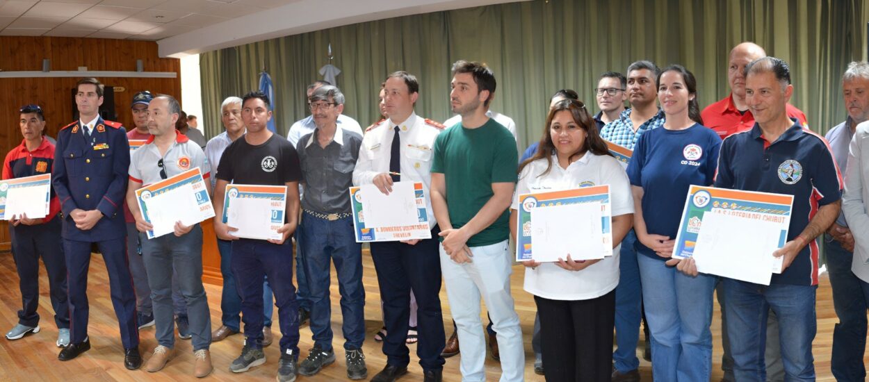 BOMBEROS VOLUNTARIOS DE CHUBUT RECIBEN APORTE PARA COMBUSTIBLE