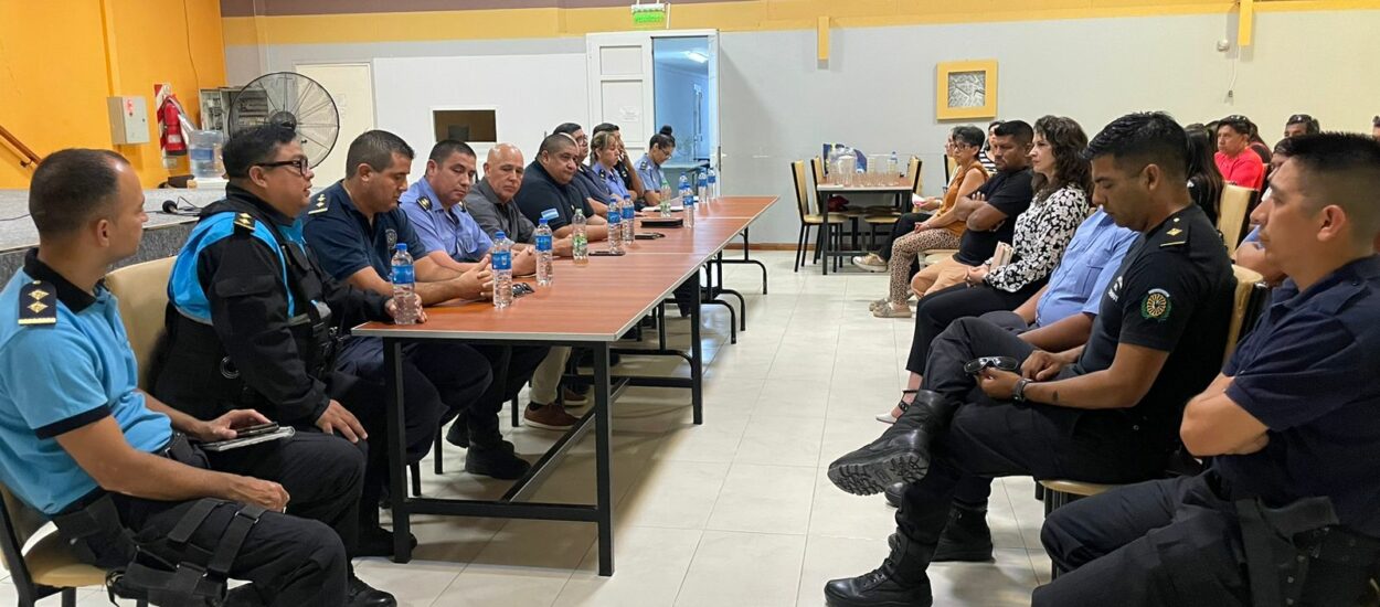 Autoridades Policiales y Municipales Dialogan con Juntas Vecinales de Puerto Madryn