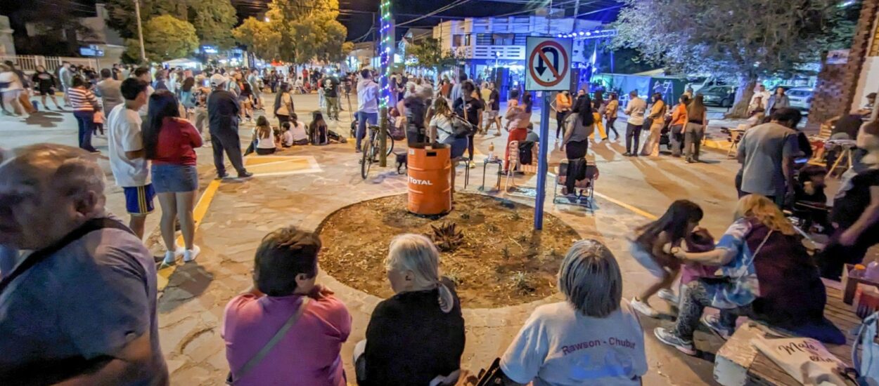 Se realizó en Rawson la primera jornada de la Expo Peatonal de Pascuas 