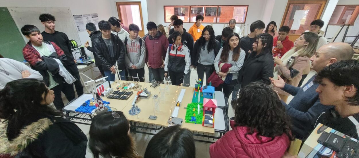 ÉXITO DE LA UTN ABIERTA EN LA FACULTAD REGIONAL CHUBUT