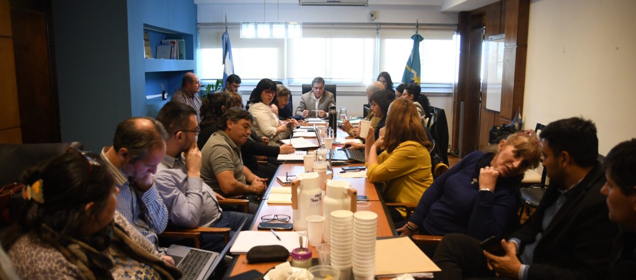 Torres garantizó el salario mínimo de un docente en $500.000