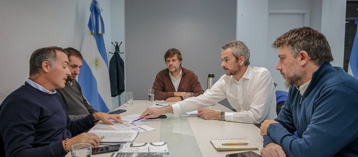 Provincia y Nación acuerdan reactivar obras de viviendas que estaban paralizadas
