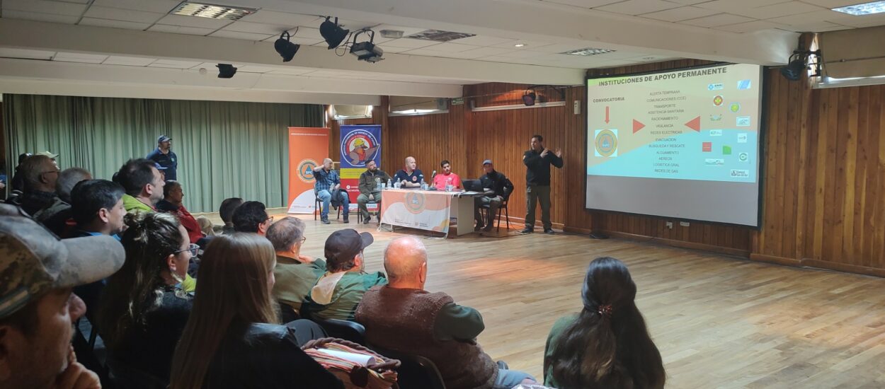 Provincia coordina acciones con diferentes instituciones para prevenir y abordar incendios forestales