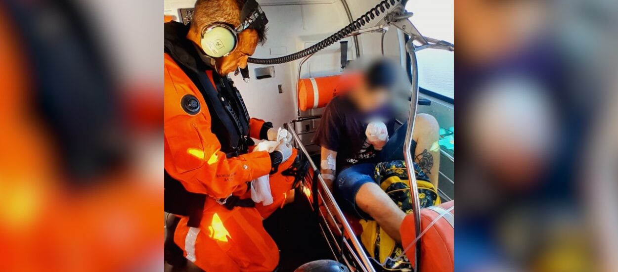 Operativo aéreo en el mar: Prefectura evacuó de urgencia a un tripulante accidentado