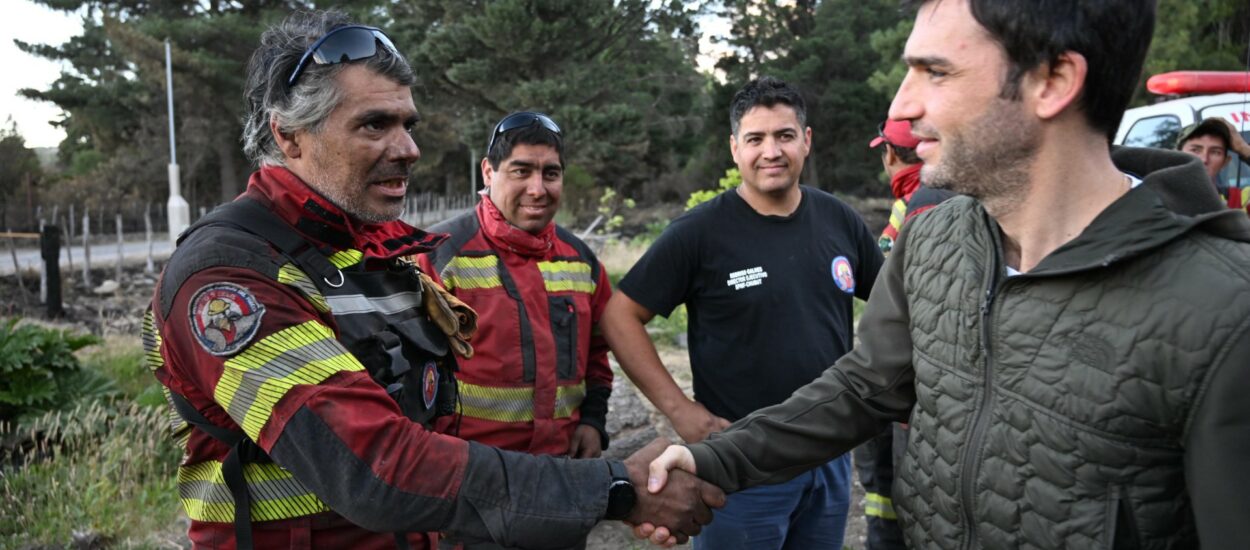 Torres destacó el “permanente compromiso de los brigadistas” y anunció que el incendio en Los Cipreses se encuentra extinguido
