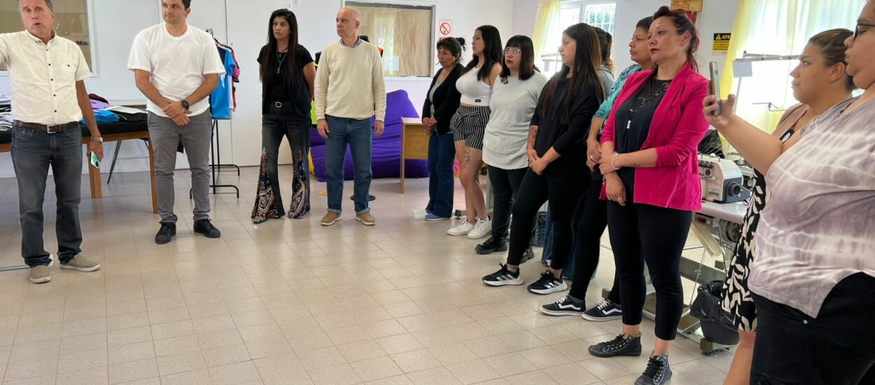 Provincia entregó indumentaria deportiva a clubes de Comodoro Rivadavia