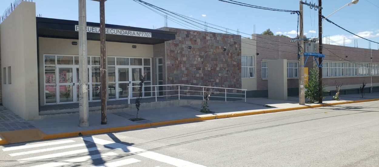Inauguración del Renovado Edificio de la Escuela 7707