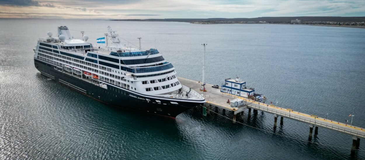 Cruceros en Chubut: el Azamara Journey arribó a Puerto Madryn en su única escala de la temporada