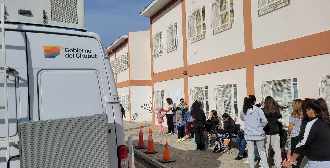 Exitosa primera jornada de documentación del Registro Civil Móvil en Comodoro Rivadavia