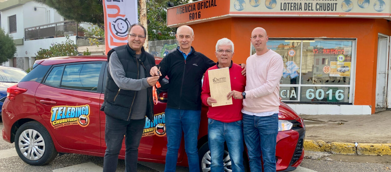 Lotería entregó un auto a un ganador del Telebingo