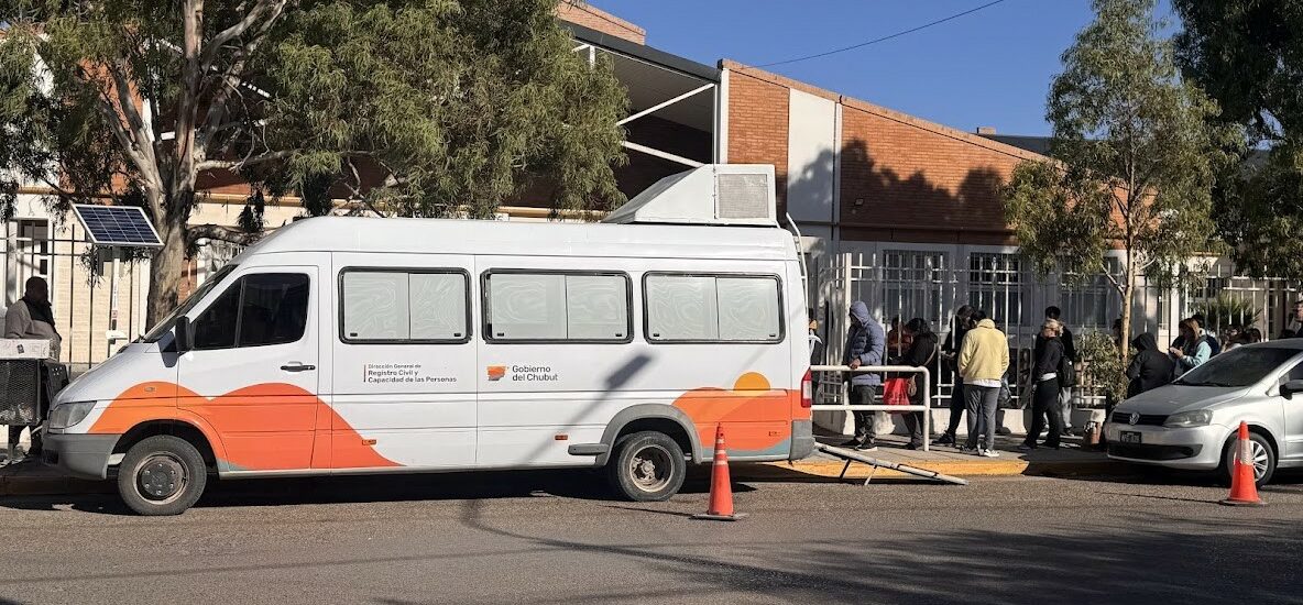 Provincia continúa con las jornadas de documentación del Registro Civil Móvil en escuelas 