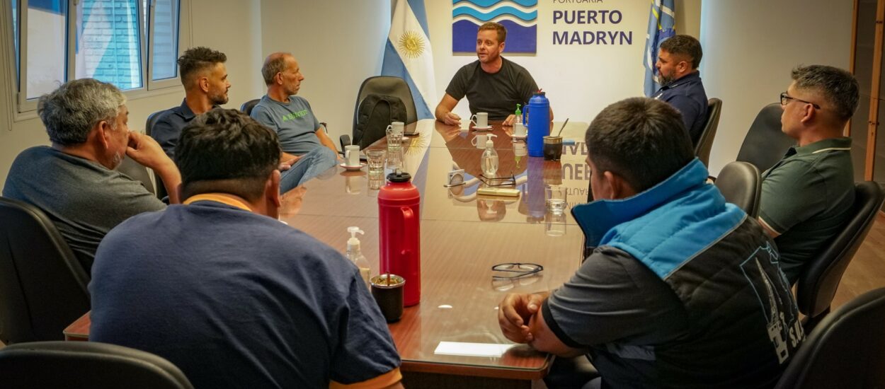 Provincia avanza en gestiones para incrementar la frecuencia de buques portacontenedores