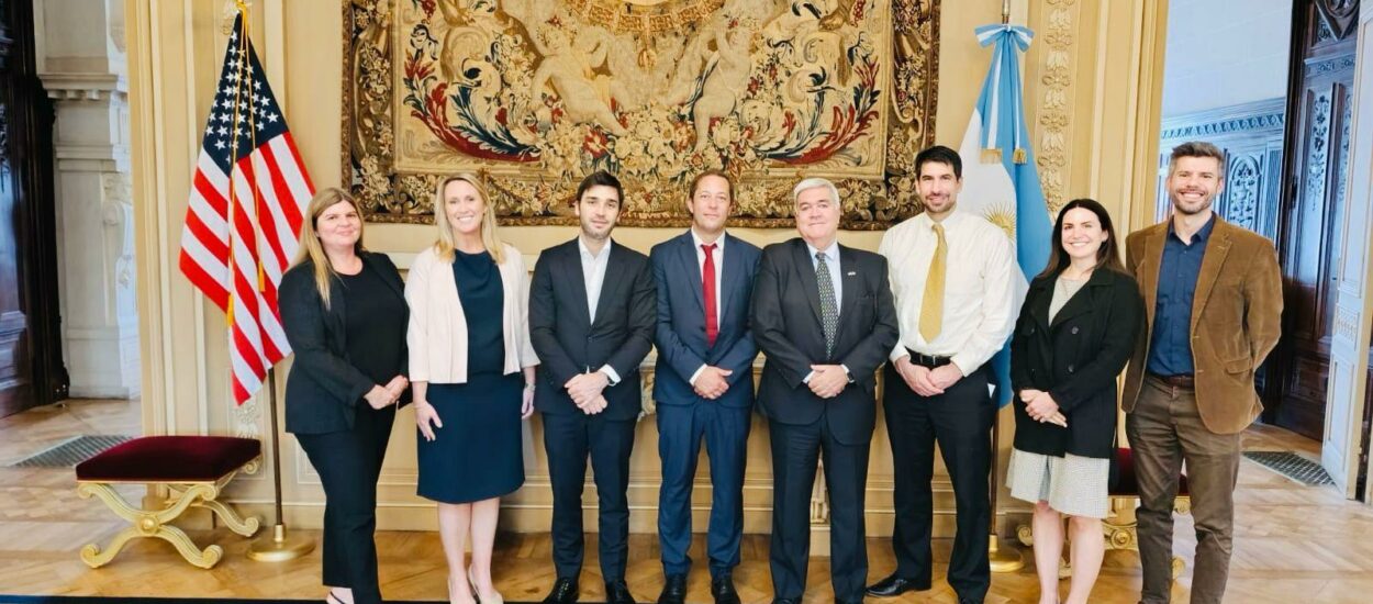 Torres mantuvo una reunión bilateral sobre cooperación judicial, seguridad y lucha contra el narcotráfico con autoridades de los Estados Unidos