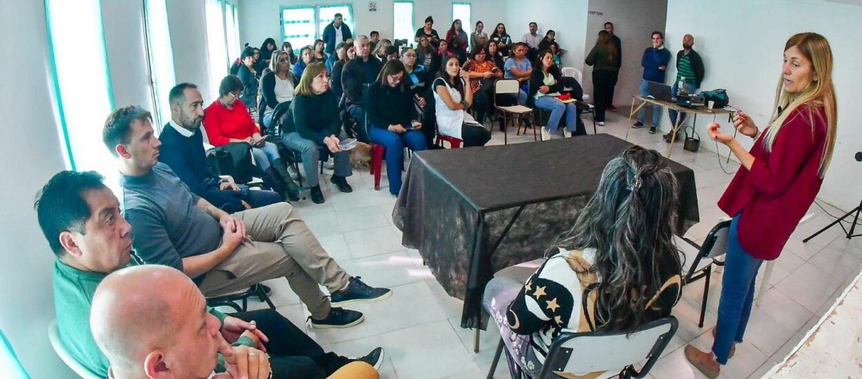 El Gobierno participó en Gastre de encuentro sobre políticas de niñez, adolescencia y familia en la Meseta Central