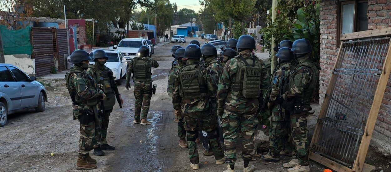 La Policía del Chubut realizó doce allanamientos enmarcados en la búsqueda de Emanuel Centeno
