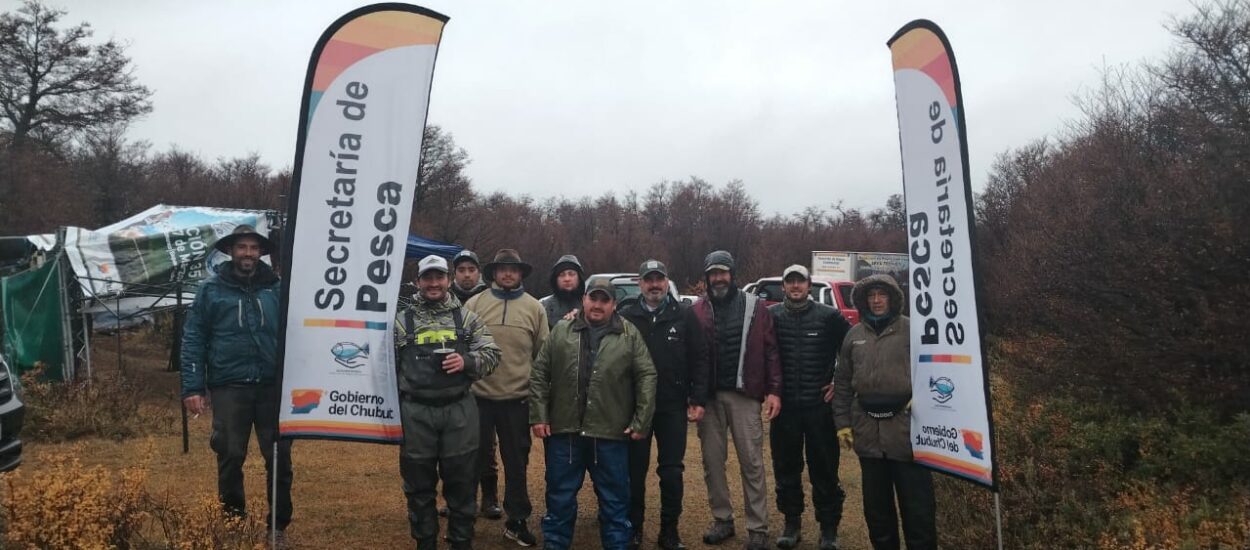 Provincia realizó exitosa campaña de desove en Lago Engaño