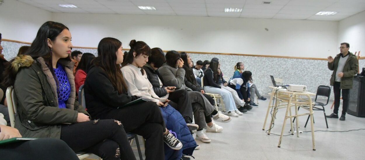 El Gobierno del Chubut impulsa ciclo de charlas y talleres sobre arte digital y soportes innovadores