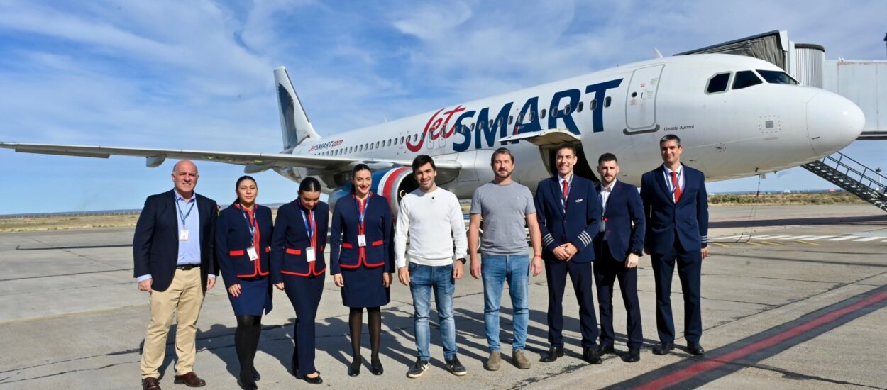 Torres presentó el vuelo inaugural de JetSMART que conecta a Trelew con Buenos Aires: “Hoy la provincia es una plaza cada vez más atractiva para el turismo y las inversiones”