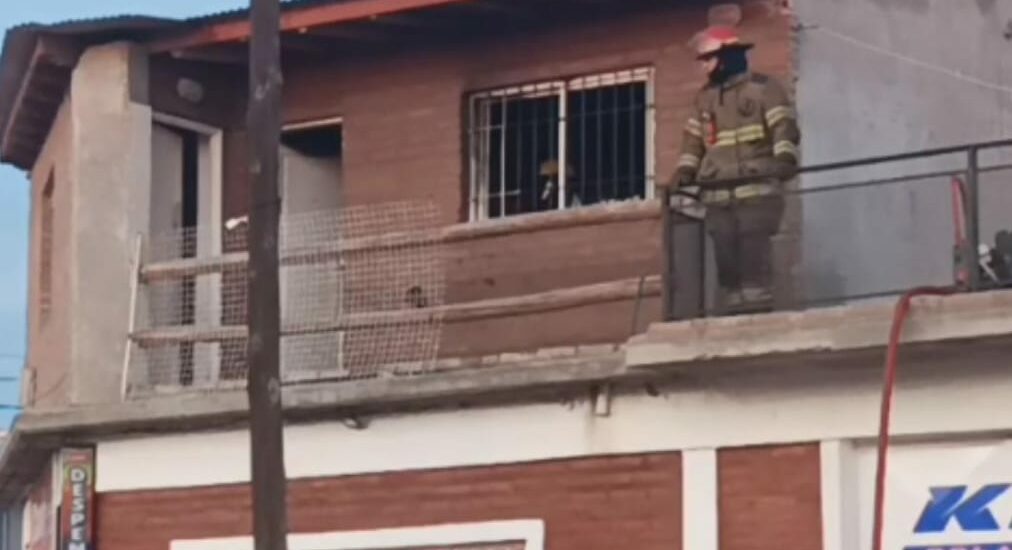 INCENDIO EN UNA VIVIENDA: UNA PRENDA SECÁNDOSE SOBRE UN CALEFACTOR HABRÍA PROVOCADO EL SINIESTRO