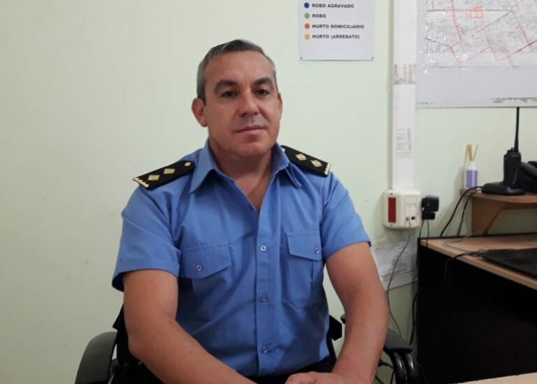 La Policía del Chubut restringe el uso del celular para efectivos en funciones