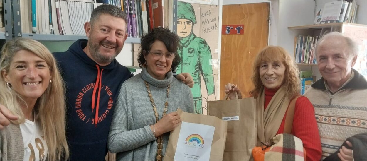 Chubut entregó ejemplares del Fondo Editorial Provincial en distintos establecimientos educativos de Mar del Plata
