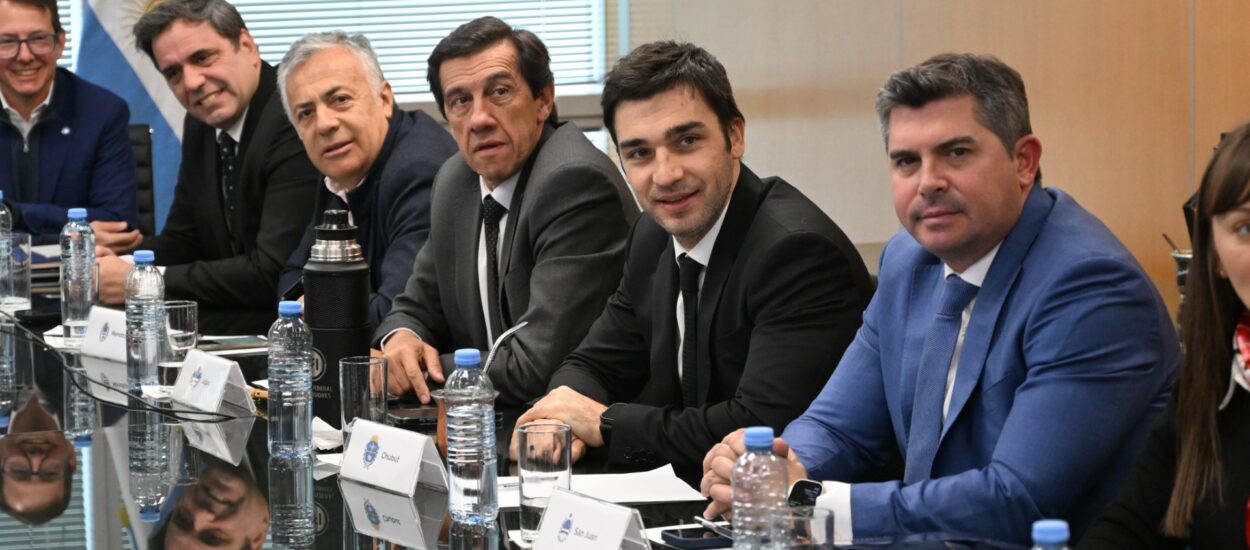 Torres, junto a todos los gobernadores, ratificó su compromiso por “una matriz fiscal más justa, federal y que le quite el pie de encima a la producción y al trabajo”