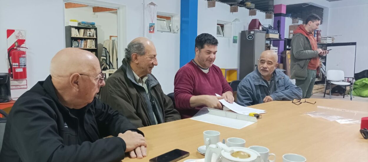 La Biblioteca Popular San Martín renovó convenio con el Centro de Jubilados Amuré