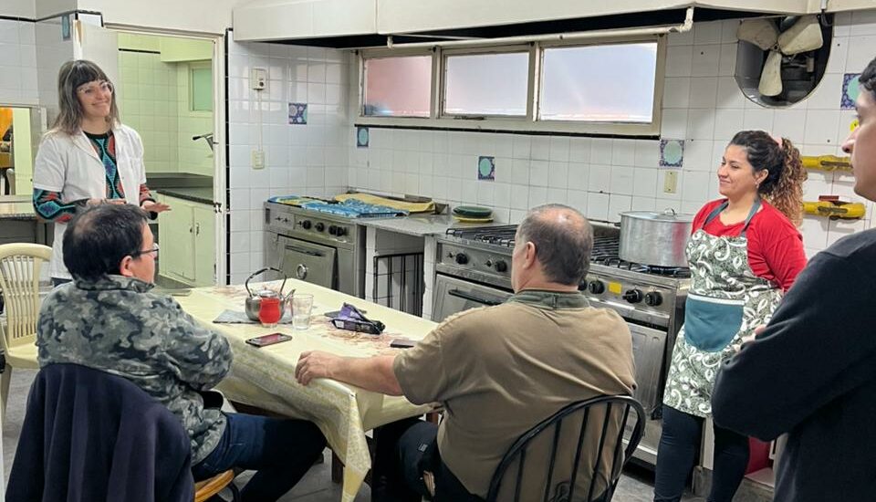 Provincia capacitó a personal del Hogar de Ancianos y el Centro Braille en Trelew