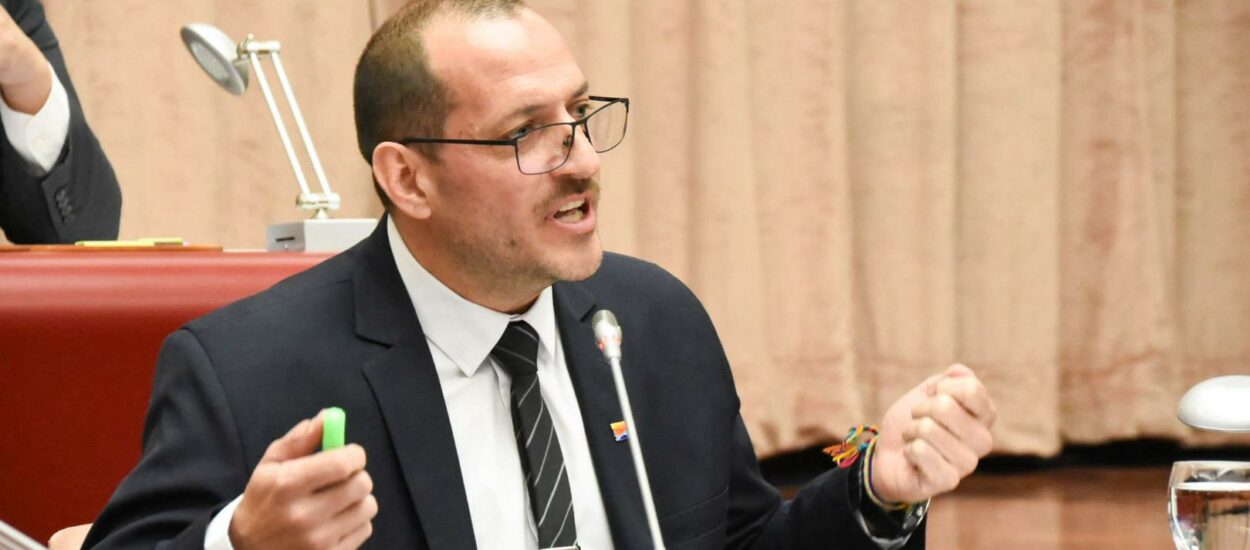 La Legislatura del Chubut ratifico convenios con YPF y a la empresa energética provincial