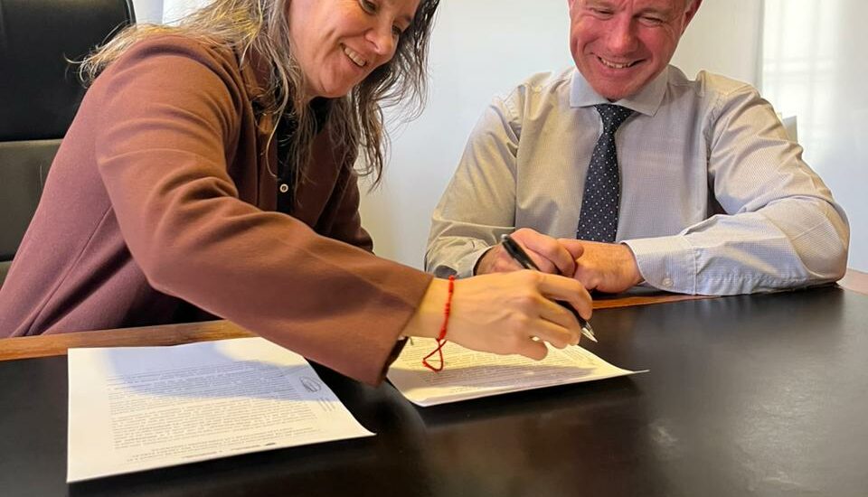 Provincia firmó un convenio de cooperación para el Uso de Prácticas Profesionales Productivas en Gaiman