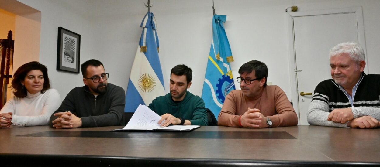 Torres acompañó a la Policía de Esquel en una capacitación sobre uso de armas no letales: “Queremos proteger a los chubutenses y prevenir riesgos innecesarios”