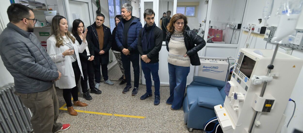 Torres destacó que ya está en funcionamiento la nueva sala de diálisis del Hospital Zonal Esquel