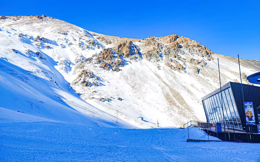Cayó el turismo invernal en argentina y el gasto promedio también se redujo