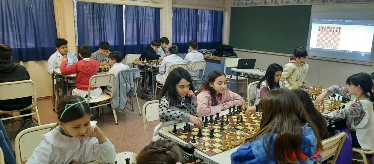 Más de 700 estudiantes participaron de la primera etapa del programa provincial “Ajedrez en el Aula”