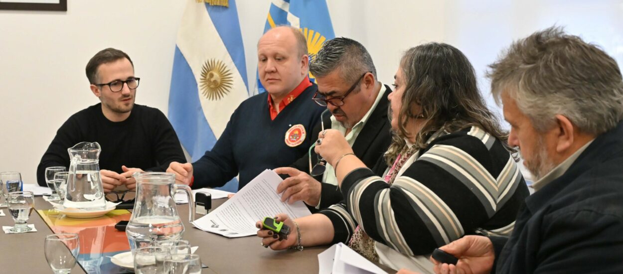 Chubut asegura financiamiento para bomberos provinciales