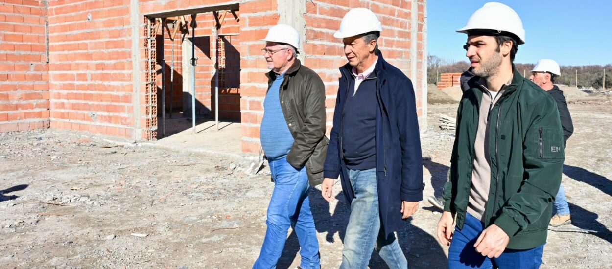 Reinician la obra de 41 viviendas en Dolavon con fondos provinciales
