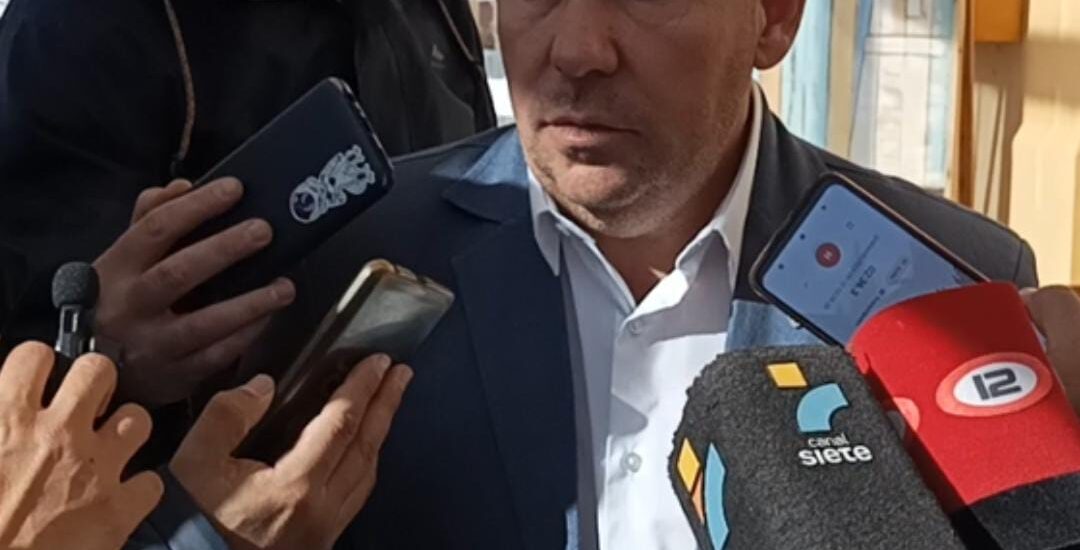 Sastre encabezó la entrega de certificados de la capacitación en manejo de autoelevadores y se refirió a temas de la agenda local