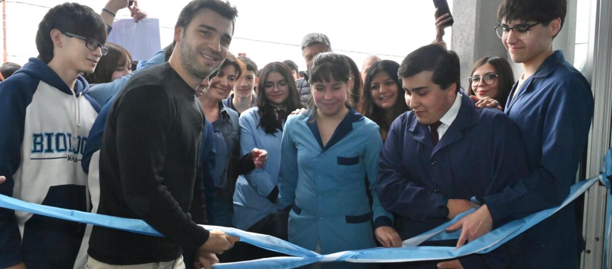 Escuela de Biología Marina: Torres inauguró el nuevo edificio y aseguró que “en Chubut, los compromisos se cumplen”