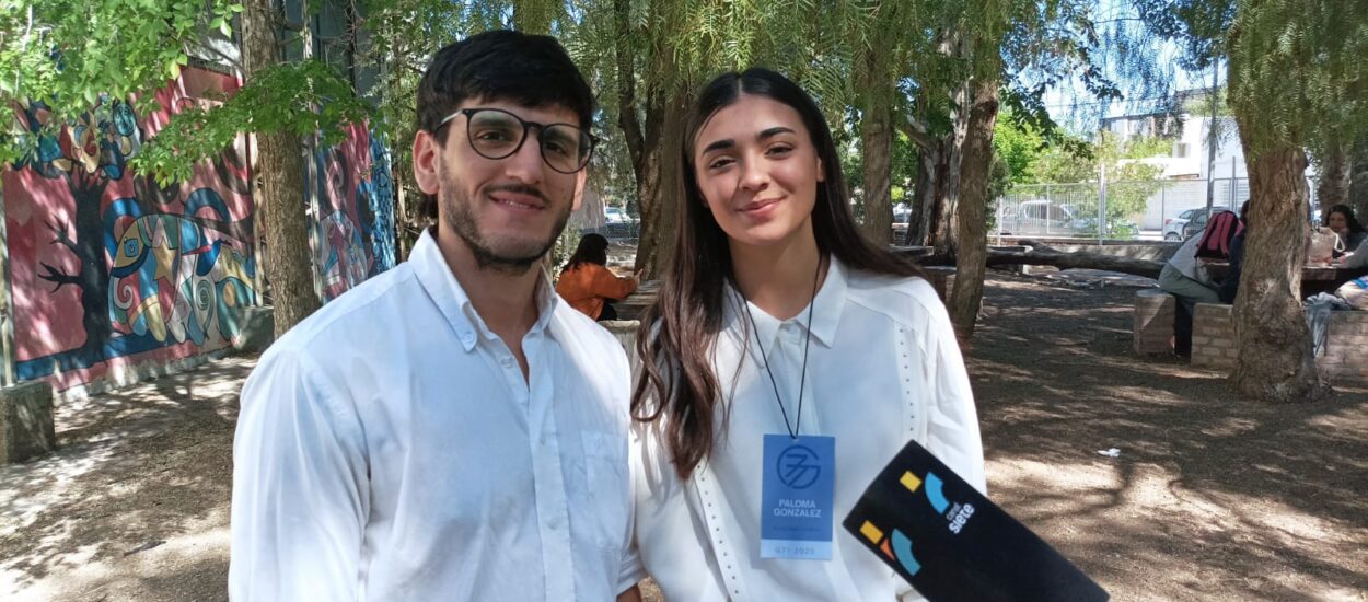 Modelo G77: Jóvenes debaten temas globales en la Escuela N° 741